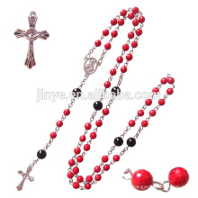Rosenkranz der Qualitätskoralle der roten Koralle, kreuzförmige katholische Gebetkorne des Kreuzes Halskette